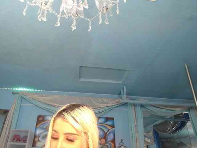 adrianna_fox webcam