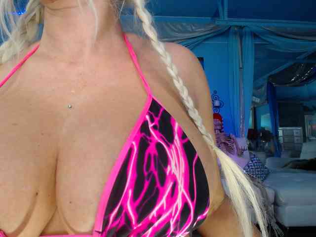 adrianna_fox adrianna_fox