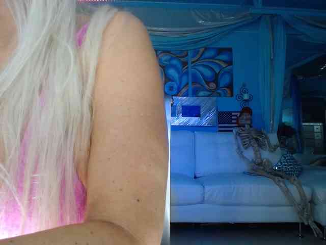 adrianna_fox webcam