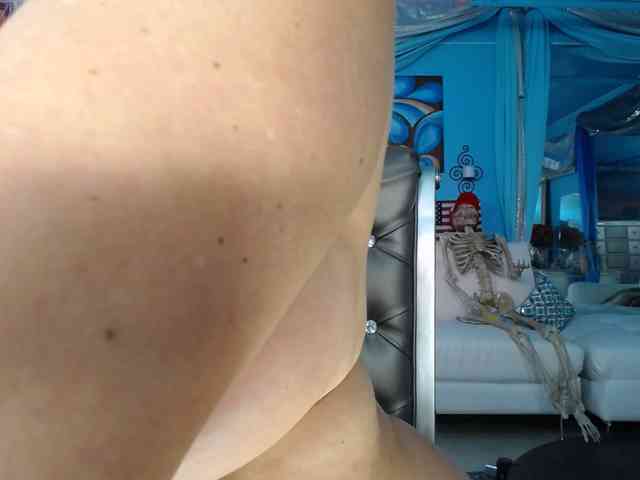 adrianna_fox webcam