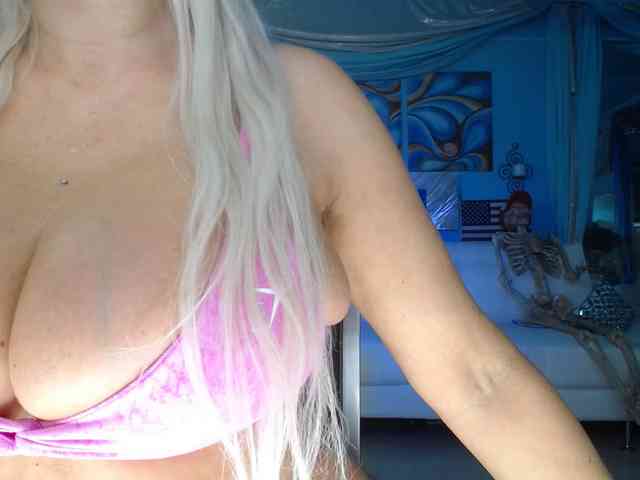 adrianna_fox webcam