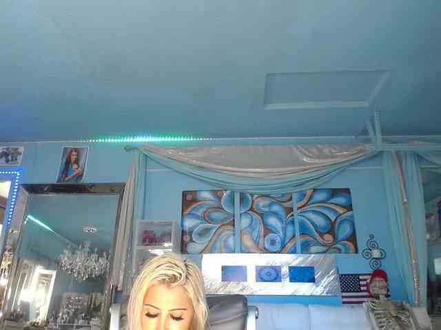 private sex webcam Adrianna Fox