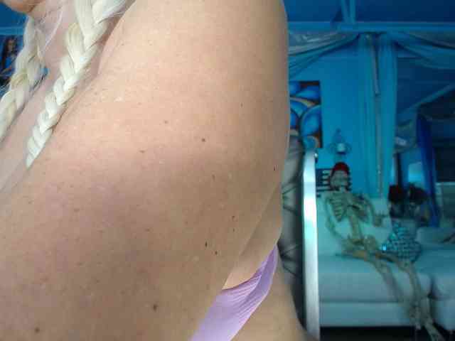 adrianna_fox adrianna_fox