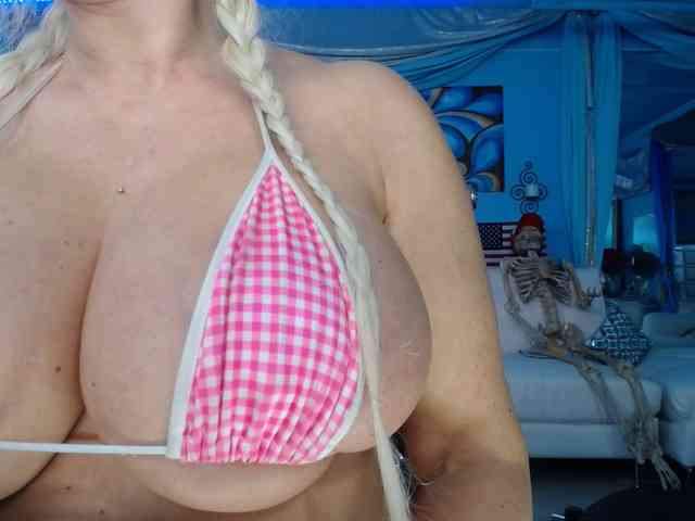 adrianna_fox webcam