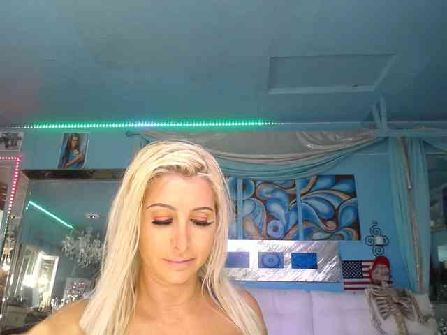 adrianna_fox webcam