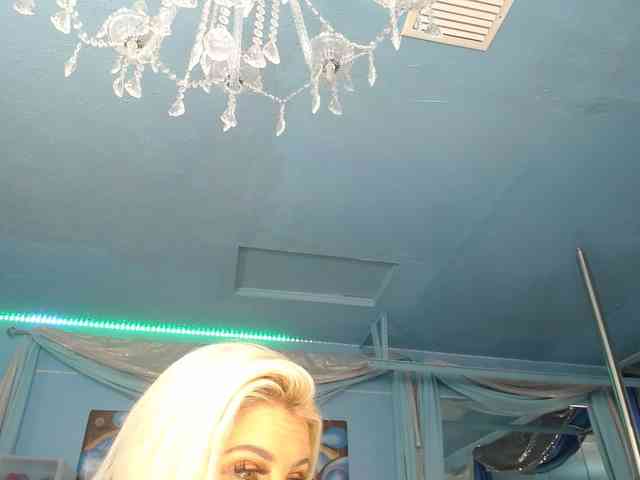 adrianna_fox webcam