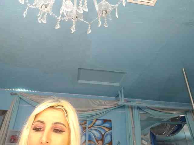 adrianna_fox Live Webcam on BongaCams