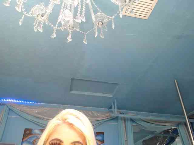 adrianna_fox adrianna_fox