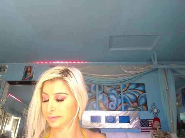 adrianna_fox webcam