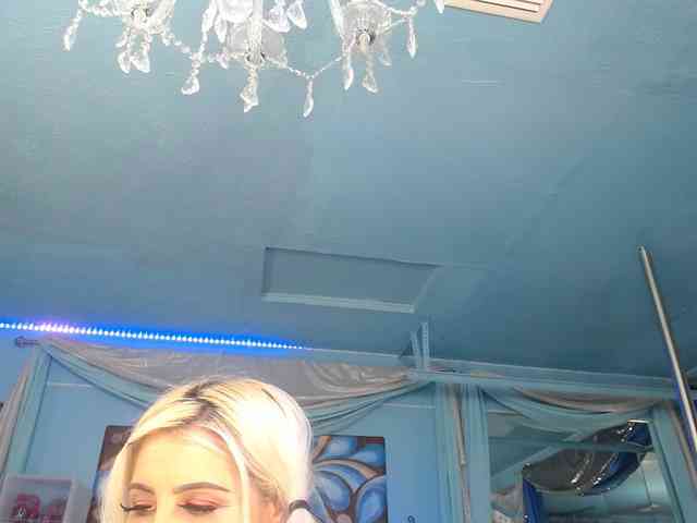 adrianna_fox webcam