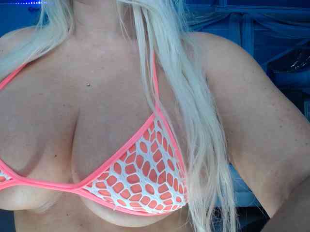 adrianna_fox webcam