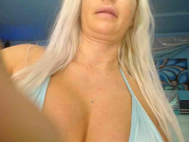 adrianna_fox webcam