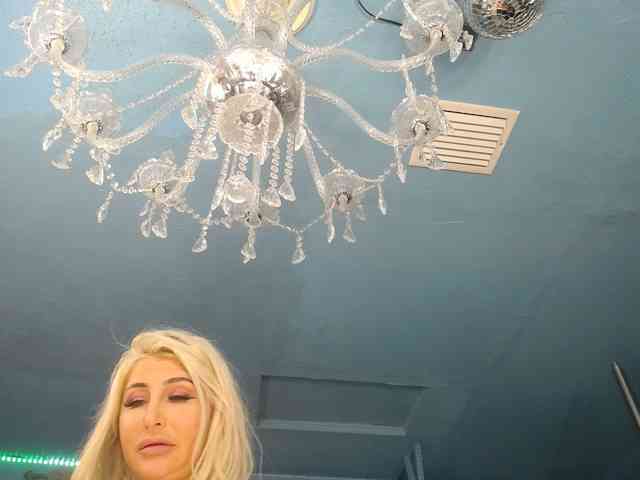 adrianna_fox webcam