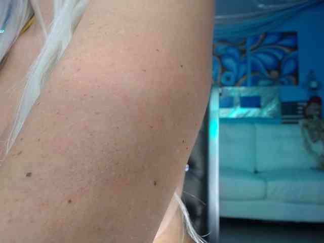 adrianna_fox webcam