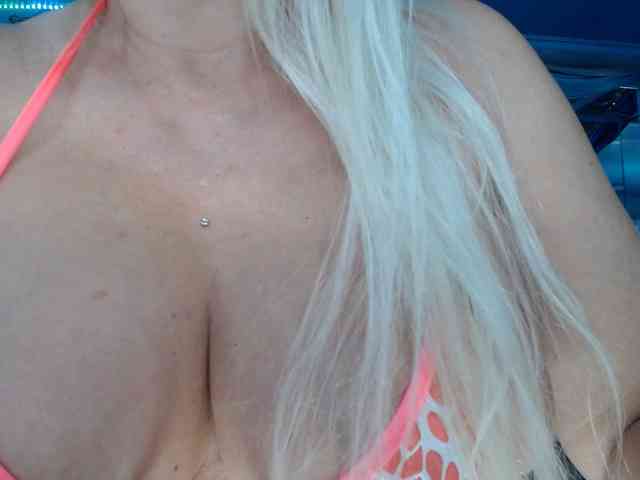 adrianna_fox webcam