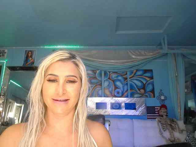 adrianna_fox webcam