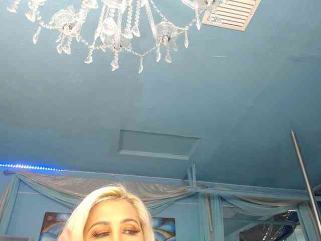 adrianna_fox webcam