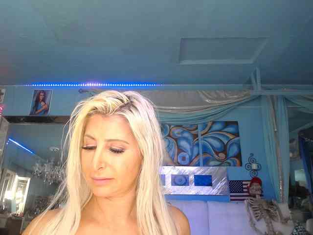 adrianna_fox webcam
