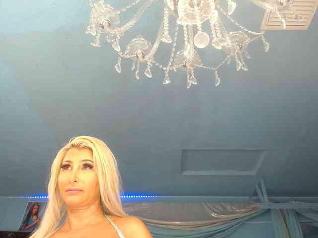 adrianna_fox webcam
