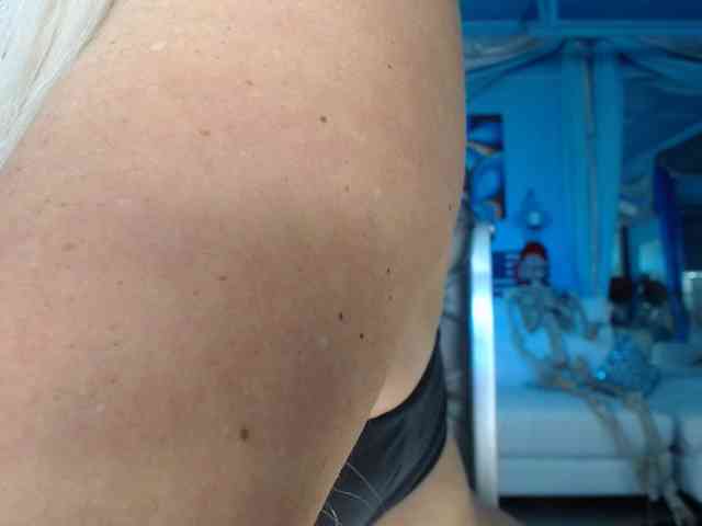 adrianna_fox webcam