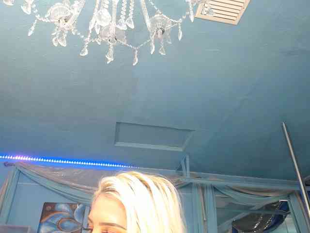 adrianna_fox webcam