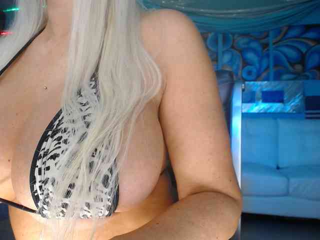 adrianna_fox webcam