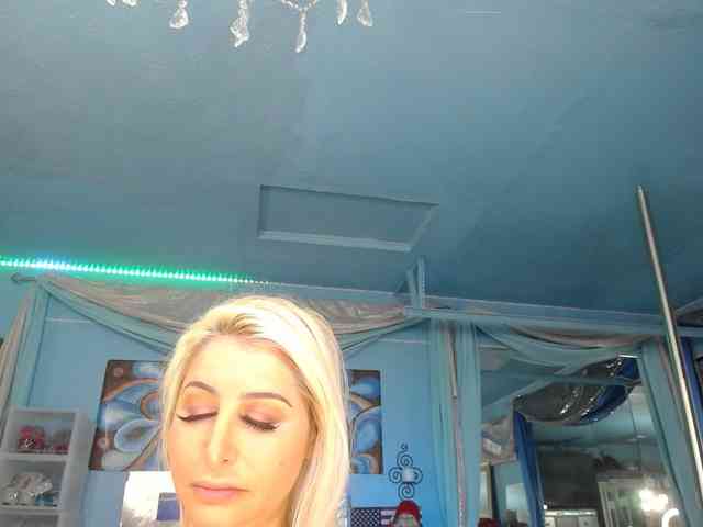 adrianna_fox webcam