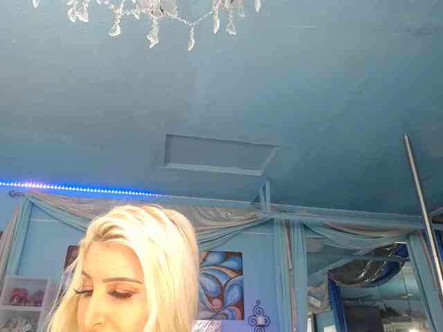 adrianna_fox webcam