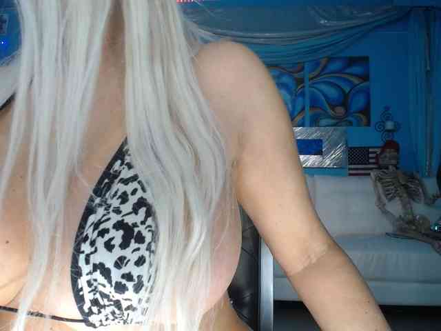 adrianna_fox webcam