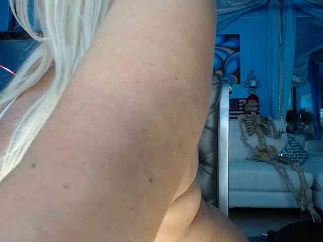 adrianna_fox webcam