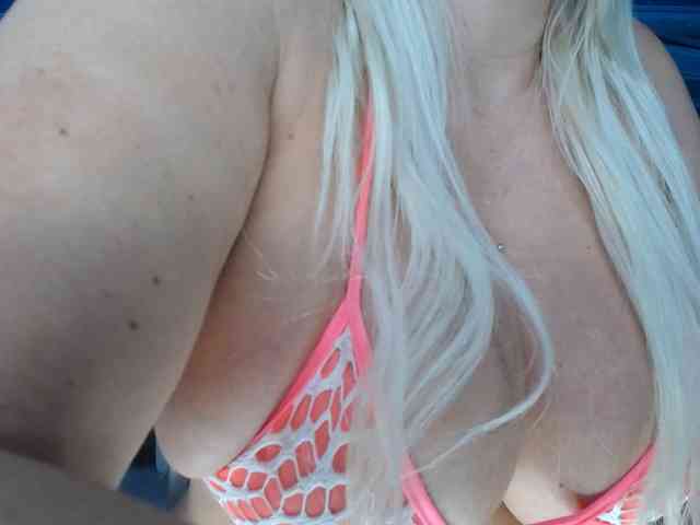 adrianna_fox webcam