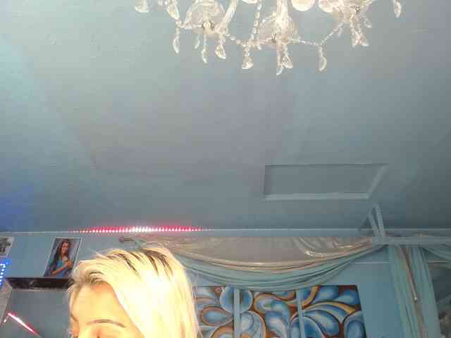 adrianna_fox webcam