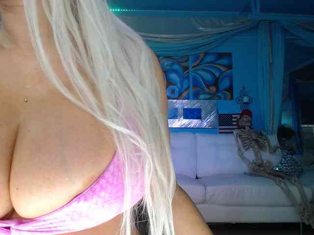 adrianna_fox webcam