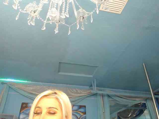 adrianna_fox