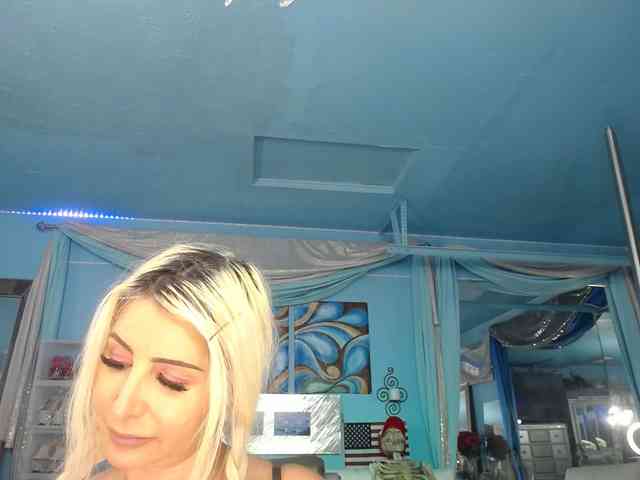 adrianna_fox adrianna_fox