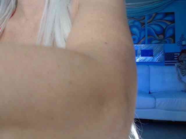 adrianna_fox webcam