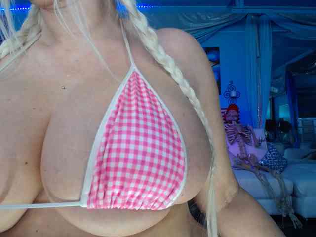 adrianna_fox webcam