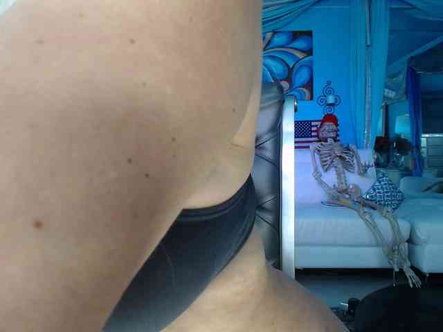 adrianna_fox webcam