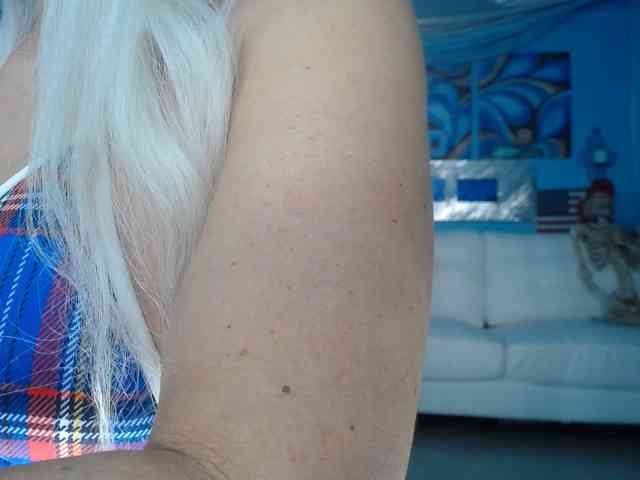adrianna_fox webcam