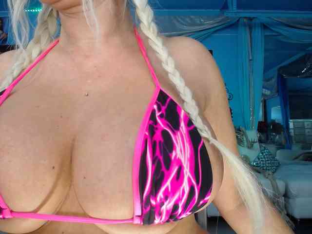 adrianna_fox adrianna_fox