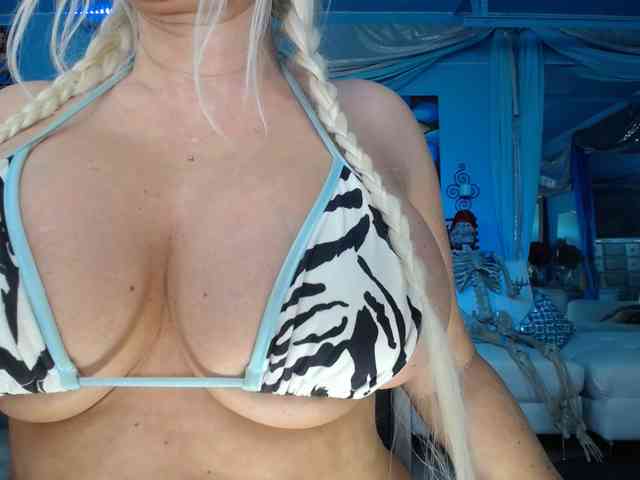 adrianna_fox webcam