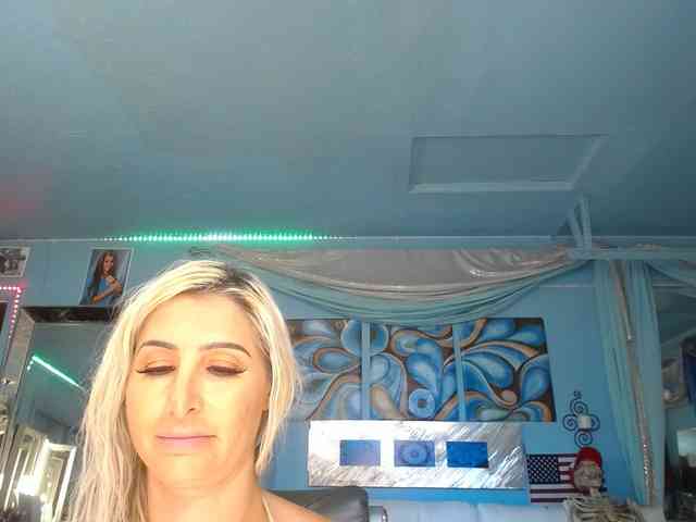 adrianna_fox webcam