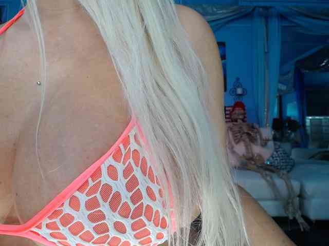 adrianna_fox webcam