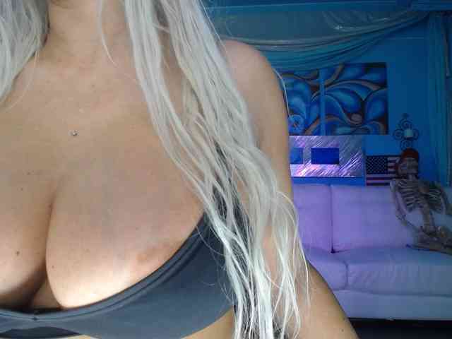 adrianna_fox webcam
