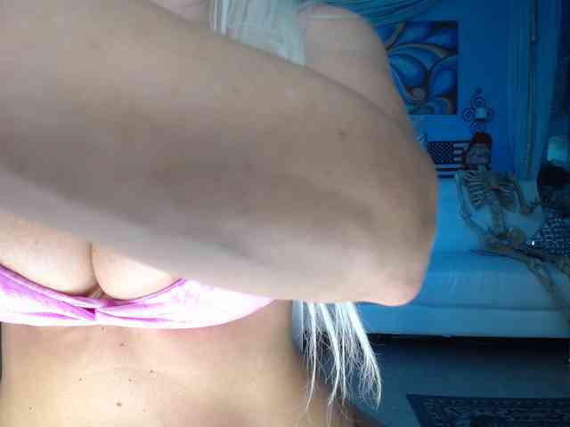 adrianna_fox webcam