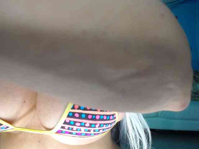 adrianna_fox webcam