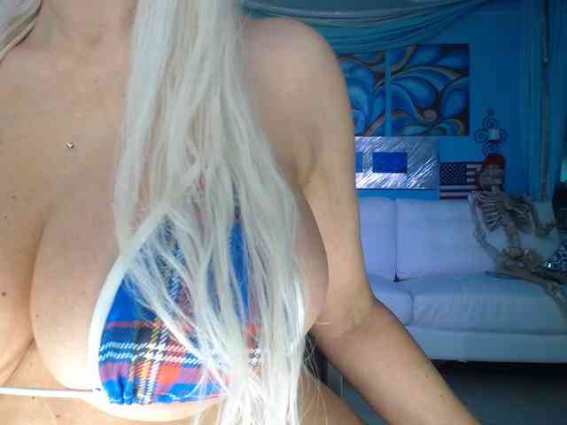adrianna_fox webcam
