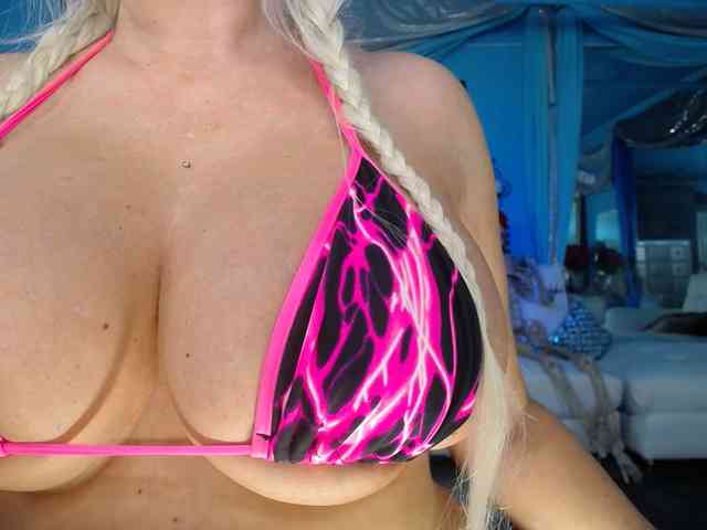 adrianna_fox adrianna_fox