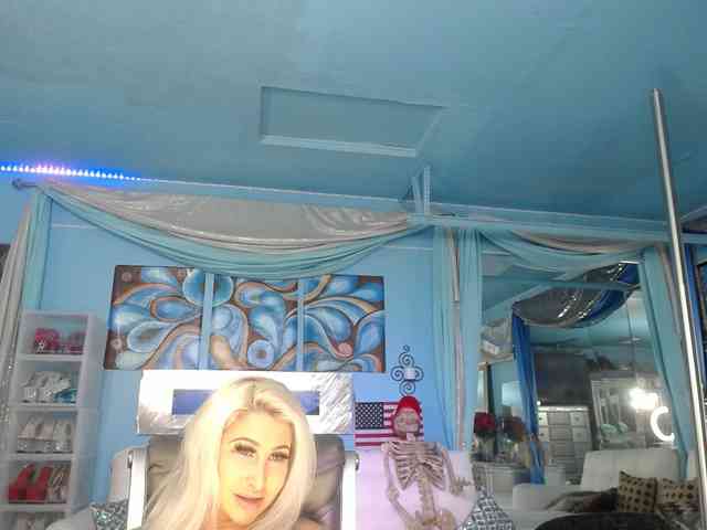 adrianna_fox webcam