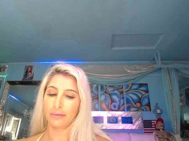 erotic chat Adrianna Fox